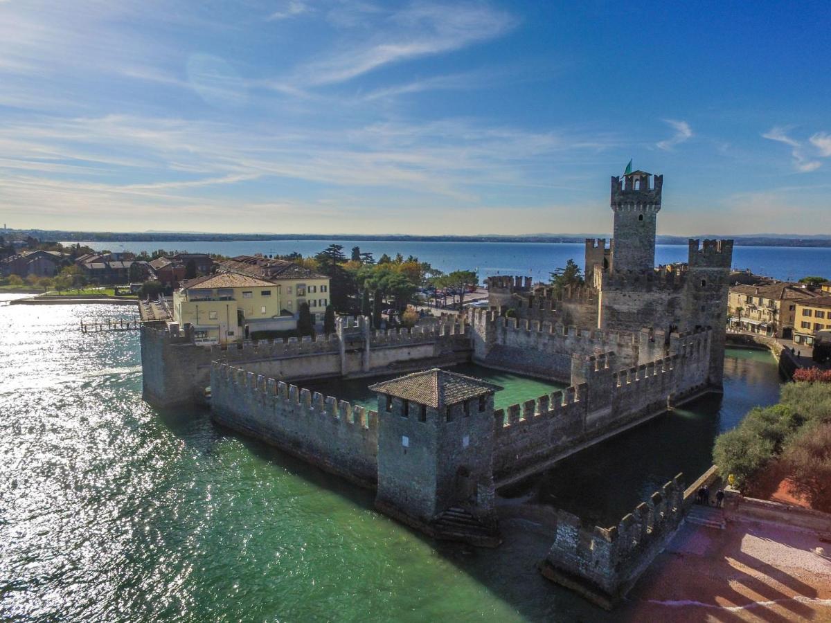 Holiday Sirmione Apartments Экстерьер фото