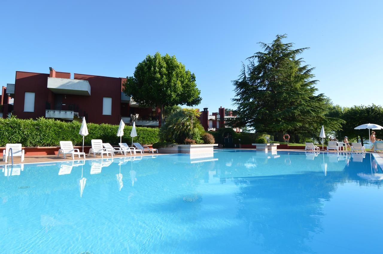 Holiday Sirmione Apartments Экстерьер фото