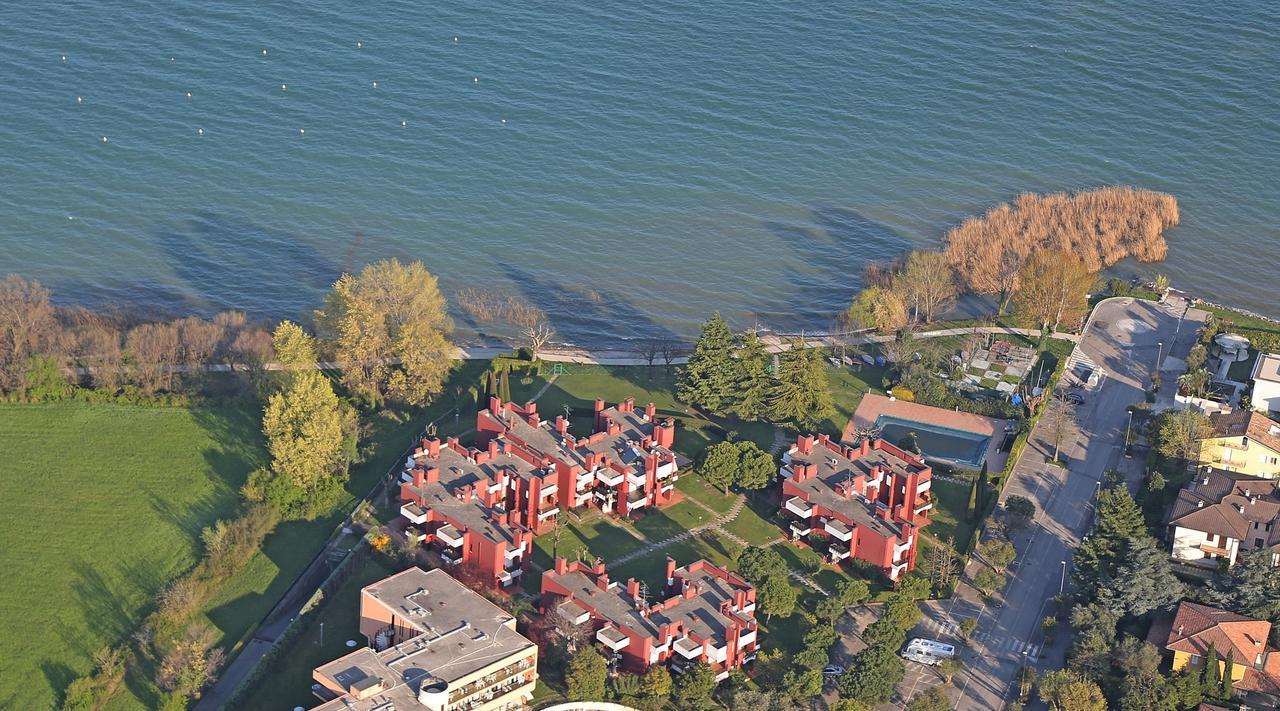 Holiday Sirmione Apartments Экстерьер фото