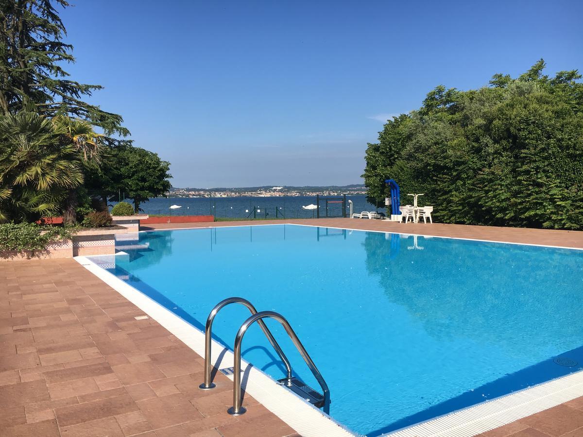 Holiday Sirmione Apartments Экстерьер фото