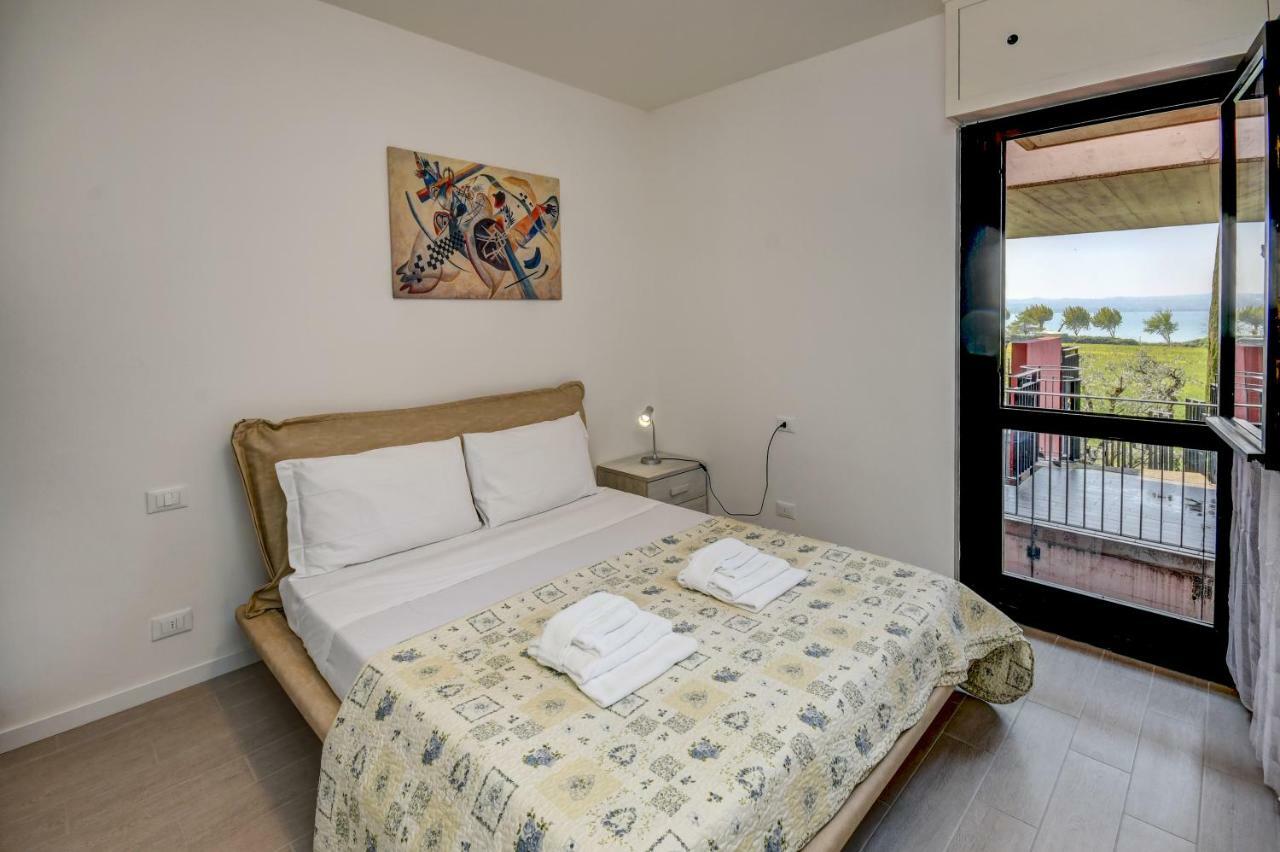 Holiday Sirmione Apartments Экстерьер фото