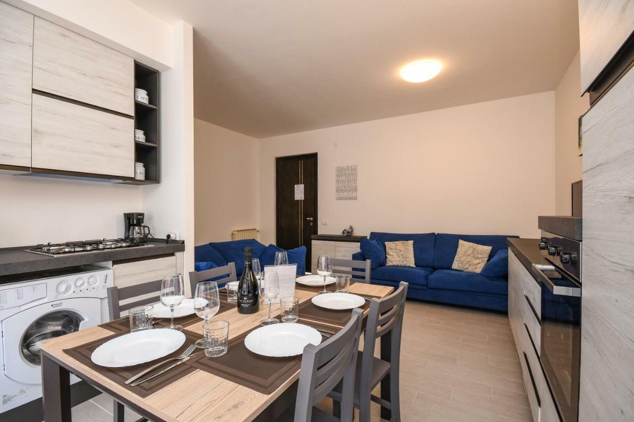 Holiday Sirmione Apartments Экстерьер фото