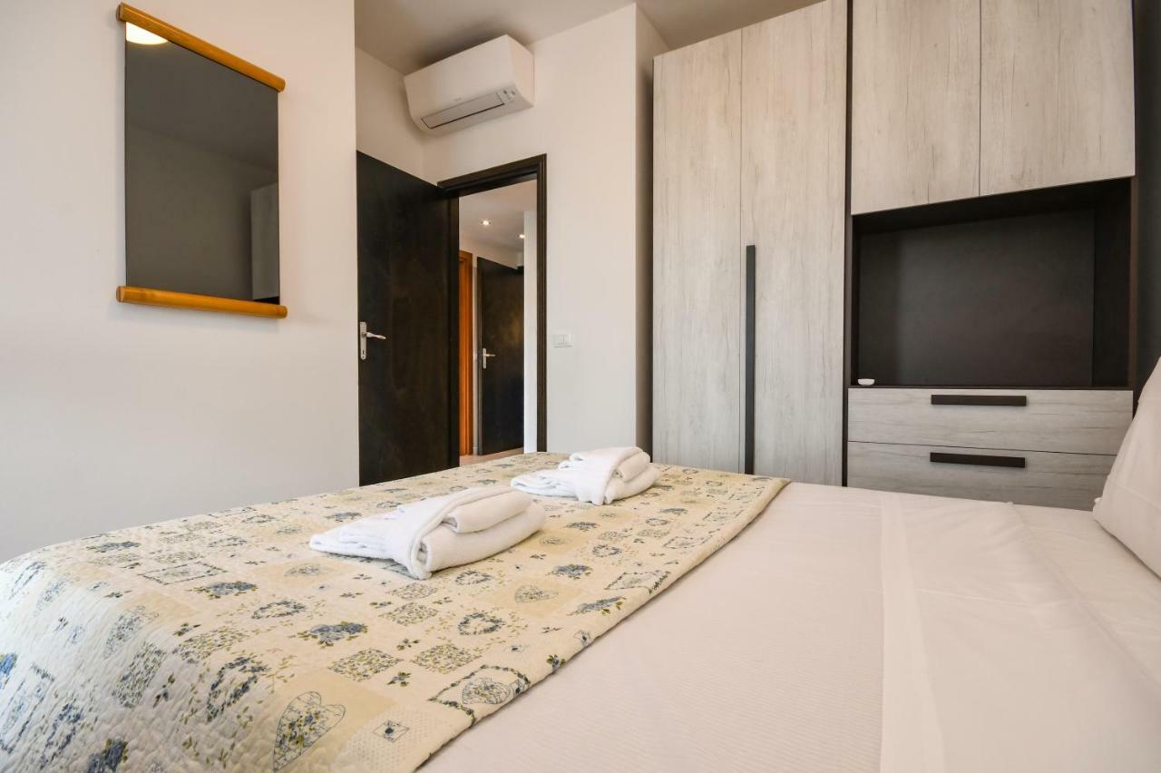 Holiday Sirmione Apartments Экстерьер фото
